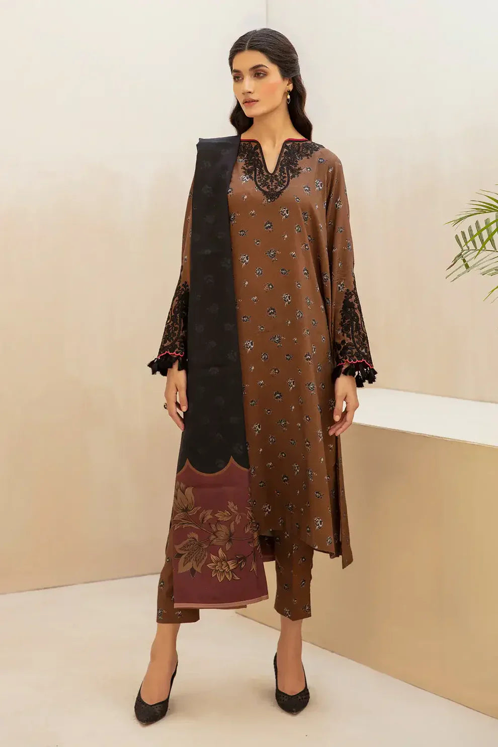 BAROQUE - 3PC KARANDI PRINTED EMBROIDERED SHIRT WITH KARANDI PRINTED SHAWL AND KARANDI PRINTED TROUSER-BAROQUE-1151