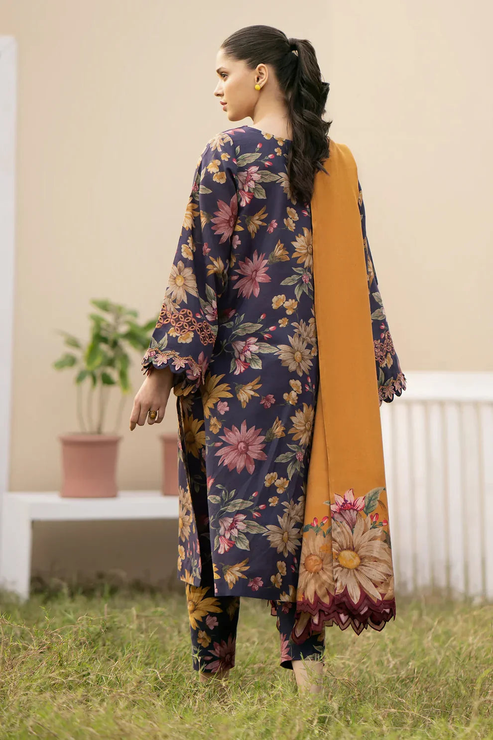 BAROQUE- 3PC KARANDI PRINTED SHIRT WITH KARANDI PRINTED DUAPTTA AND TROUSER -BAROQUE-1005