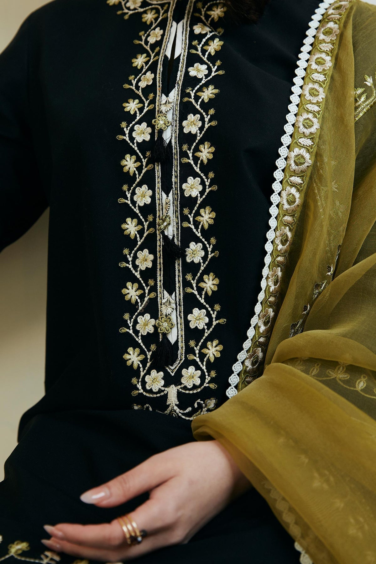 zahra shah jahan 3PC LAWN EMBROIDERED SHIRT WITH ORGANZA EMBROIDERED DUPATTA AND TROUSER -zahra shah jahan-1277