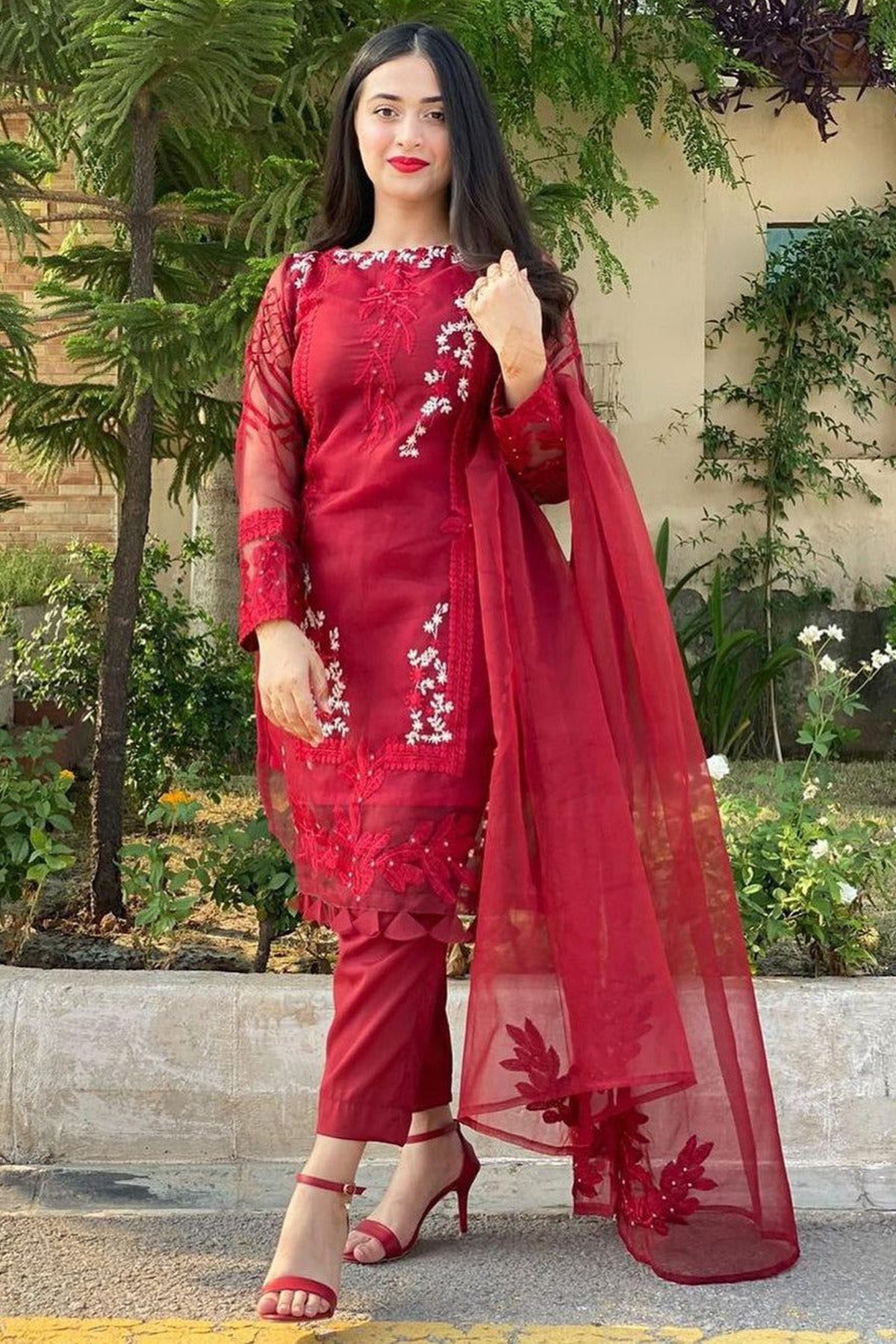 zahra shah jahan- ORGANZA HEAVY EMBROIDERED SHIRT WITH ORGANZA EMBROIDERED DUPATTA AND LAWN INNER -zahra shah jahan-1206-RED