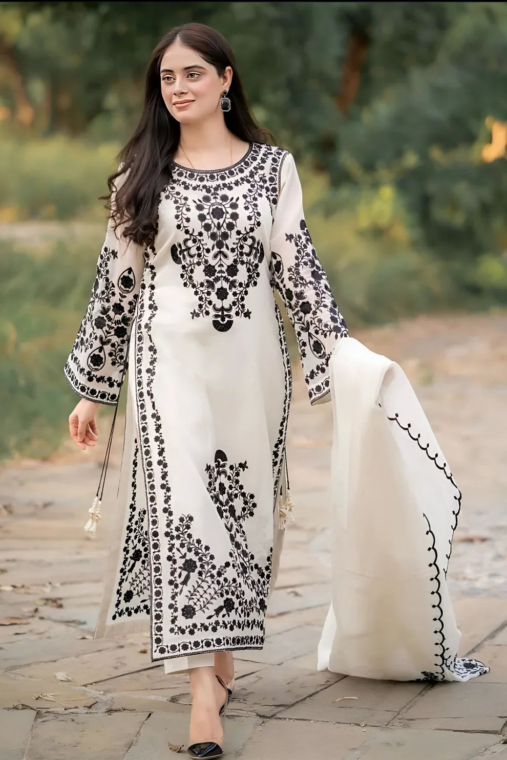 JAZMIN LAWN 3PC EMBROIDERED SHIRT WITH ORGANZA EMBROIDERED DUPATTA WITH TROUSER -WAC-3814